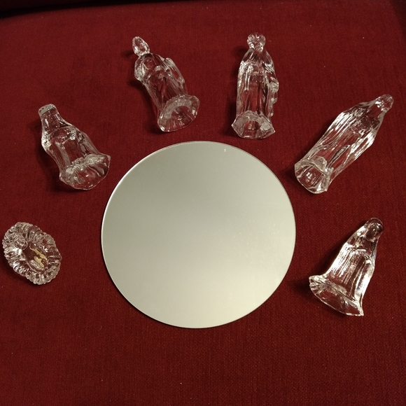 Holiday Expressions Six Piece Crystal Set with Glass Mirror - Picture 3 of 6